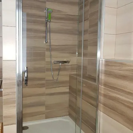 Appartement 101 *